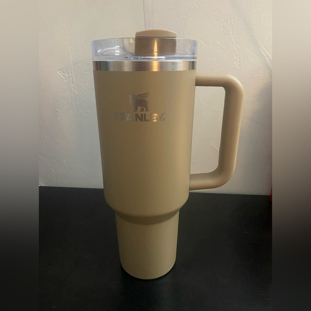Stanley 40 oz Simple Brown Used